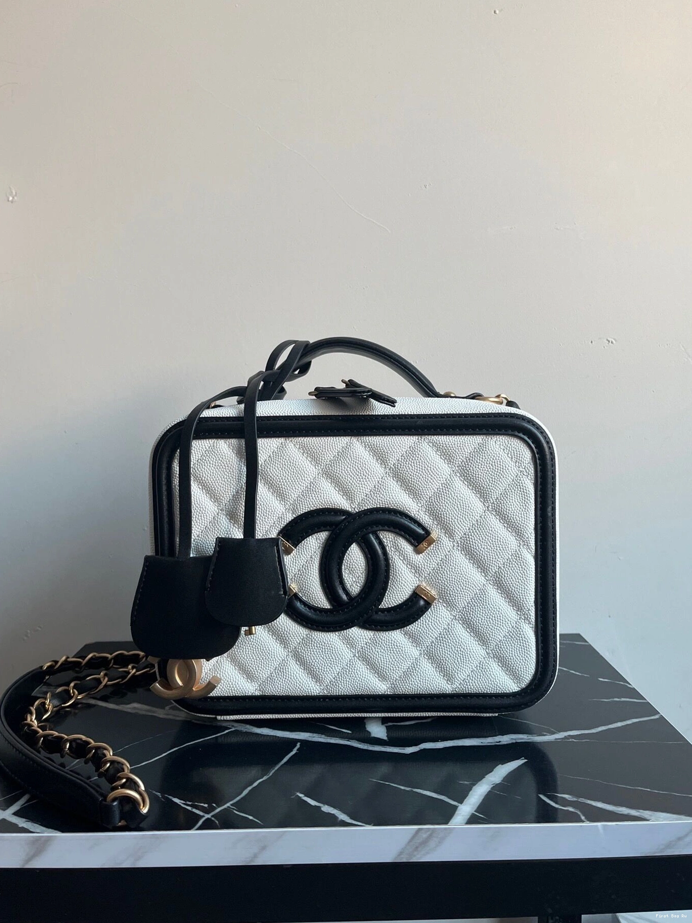 First Bag Ru VANITY CASE CHANEL 0712